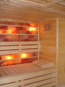 Sauna LUX ze ścianą solną SAUNAP